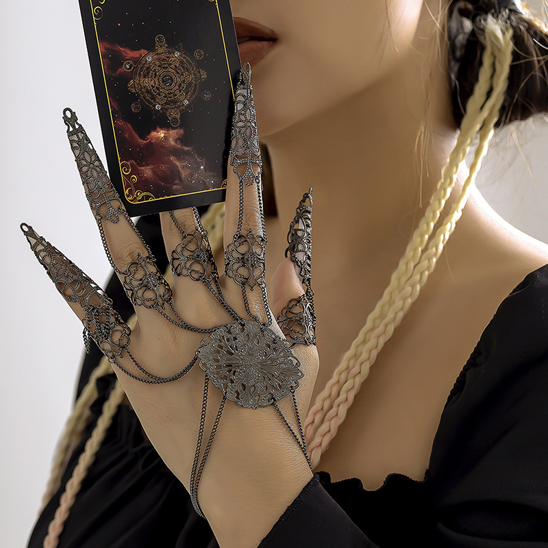Women Accessories Dubai - Nail Armband Punk Goth Dubai Indian