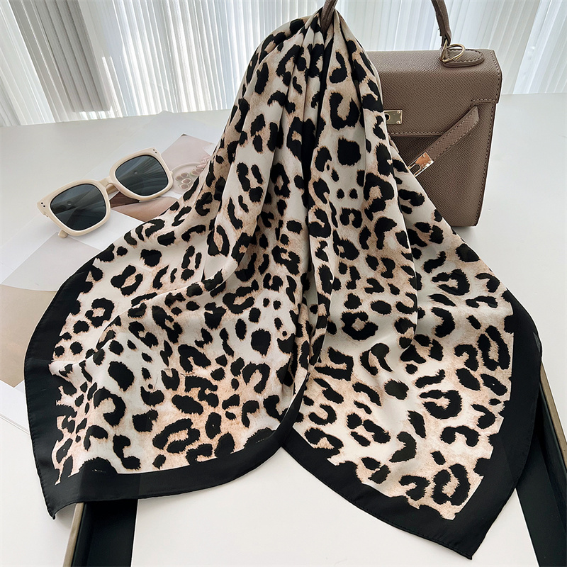 70Cm Vierkante Luxe Luipaard P - Silk Scarf Square recensie en prijs