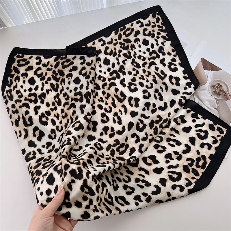 70Cm Vierkante Luxe Luipaard P - Silk Scarf Square recensie en prijs